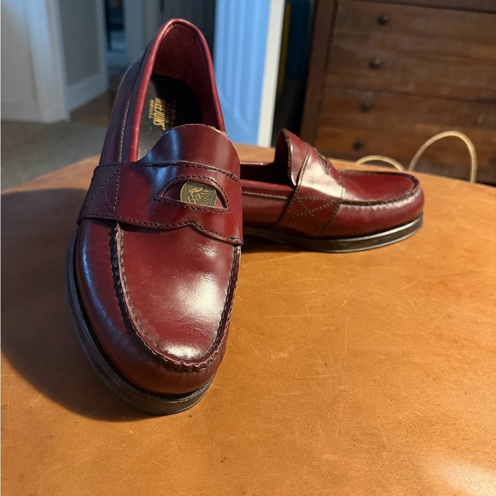 Women’s GH Bass Weejuns Penny Loafers TRENDING PREPPYCORE sz 9 Burgundy Leather